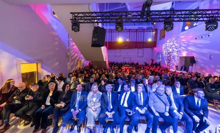 HDZ-ov tradicionalni susret: Dernek u Providurovoj palači