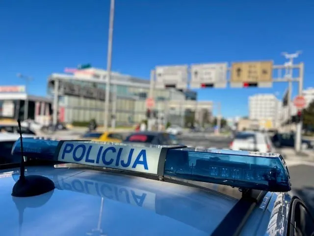 Kaos u kafiću na Vidikovcu. Tijekom fizičkog sukoba, 38-godišnjak staklenom bocom udario u glavu 25-godišnjaka. Optužen je za pokušaj nanošenja teške tjelesne ozljede
