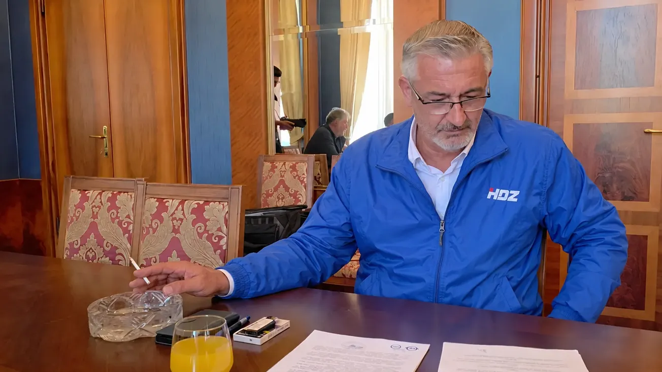Političko smeće na zadarski način: Žuvela je godinama govorio o političkoj trgovini, a onda u njoj završio do grla