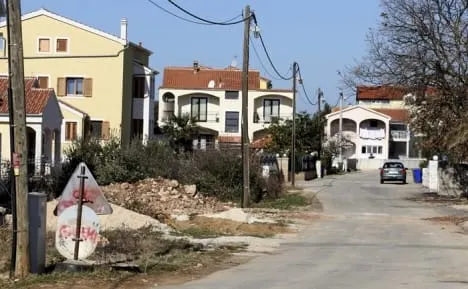 BIOGRADSKI POUČAK Do legalizacije kuća preko legalnih cesta