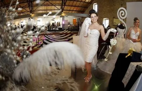 FESTIVAL VJENČANJA U ARSENALU Stižu i limuzine za mladence