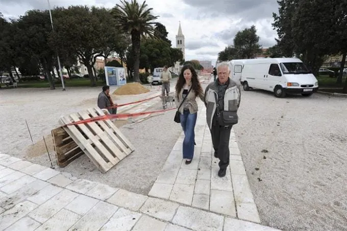 Vraćaju se štandovi uz šetnicu na Forumu