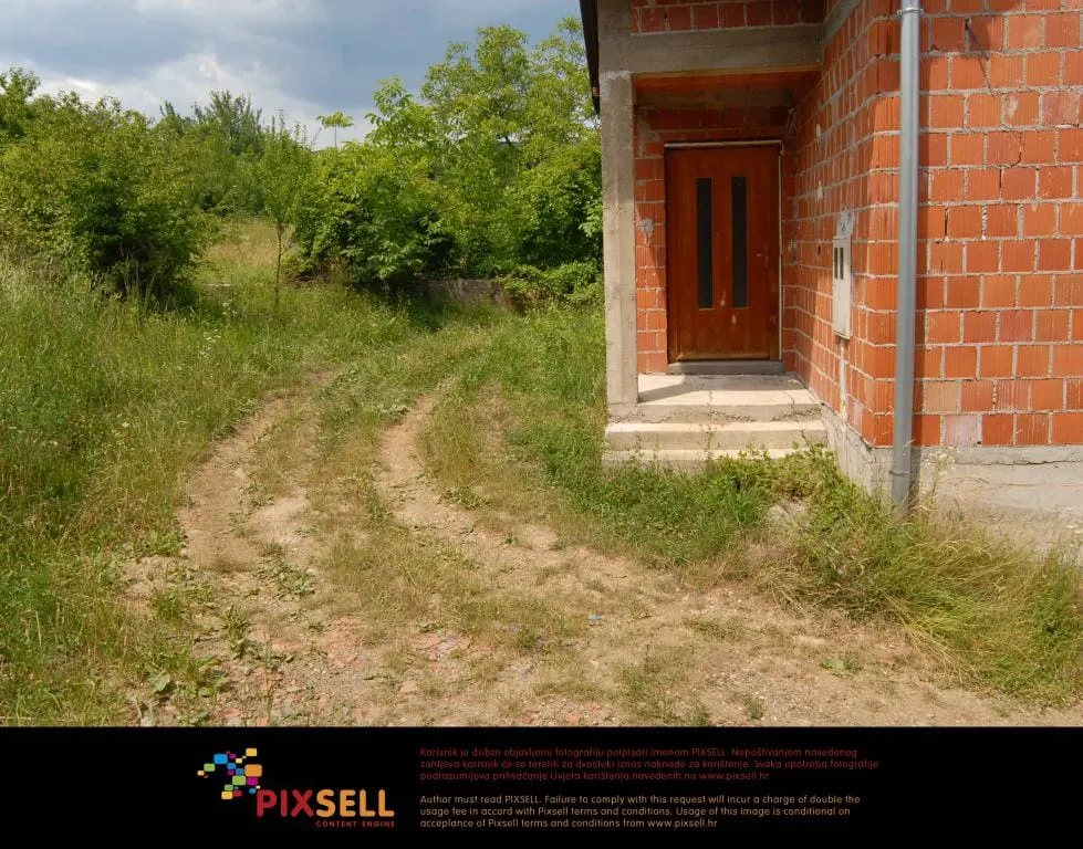 Država traži povrat uloženog u obnovu neiskorištenih kuća