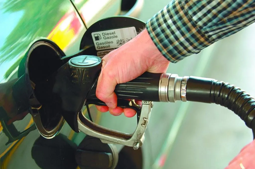 Cijene goriva otišle su u nebo zbog države, a ne rata u Ukrajini. Evo koliko država uzima