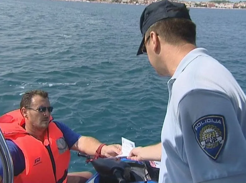 Glisiranje – letak: PU zadarska savjetuje nautičare