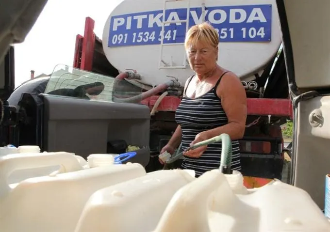 OTOCI U SEZONU BEZ VODE! Drvenik, Kaprije i Žirje ‘presušuju’ za dva tjedna