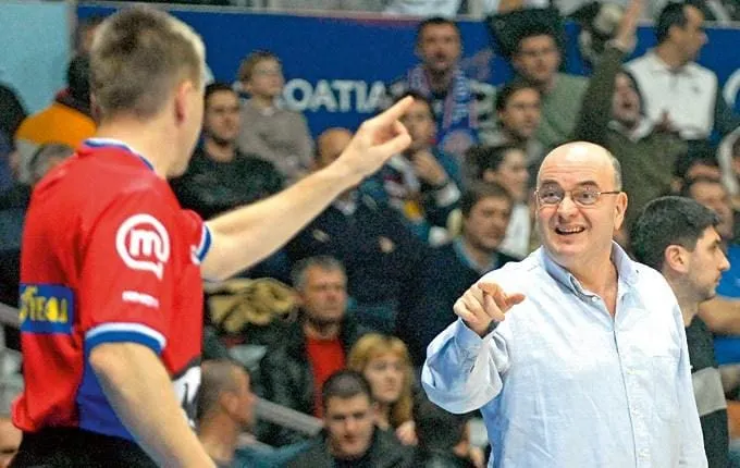 Zaustavite Dušana “silnog” Vujoševića!