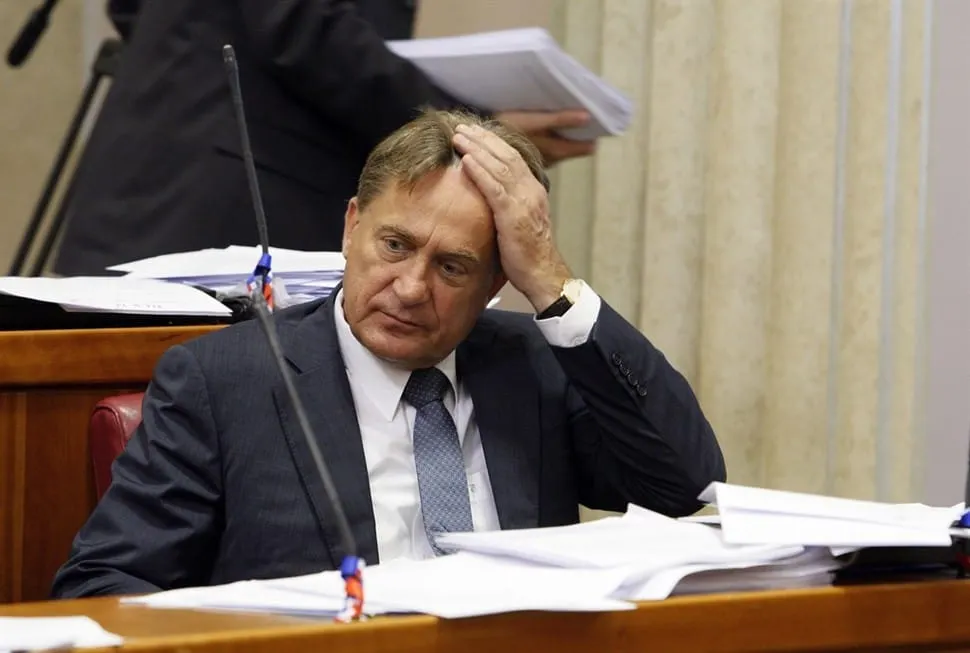 Tolušić poručio Plenkoviću: “Smijeni mene, ali i Kalmetu”