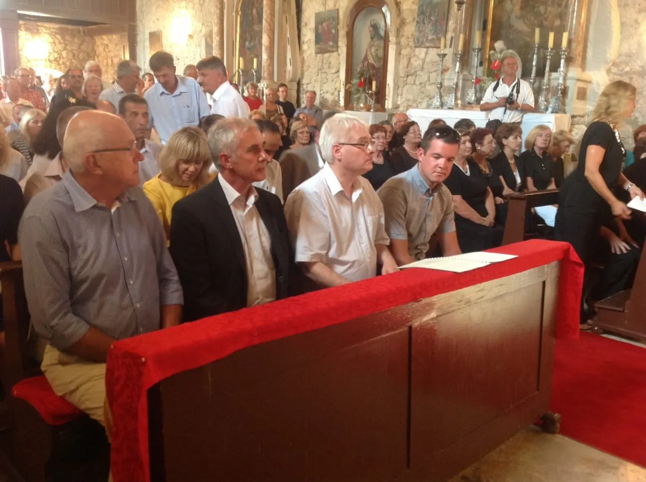 Ivo Josipović na promociji multimedija o glagoljaškom pjevanju u Velom Ižu na otoku Ižu