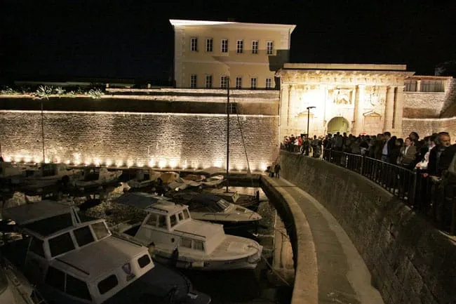 Podna rasvjeta u Foši se priključila ‘moroskoku’