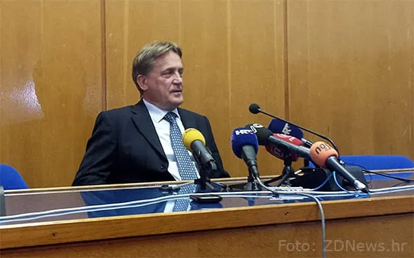 Božidar Kalmeta nastavlja s uhljebljivanjem u Gradsku upravu: Zaposlit će “Predstojnika Ureda gradonačelnika” unatoč desetorici zaposlenih na sličnim funkcijama!