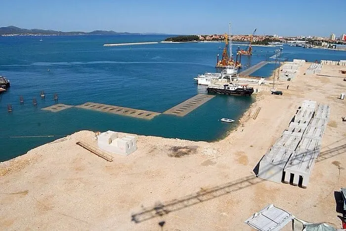 Premještanje trajektnog prometa u Gaženicu tek na jesen?