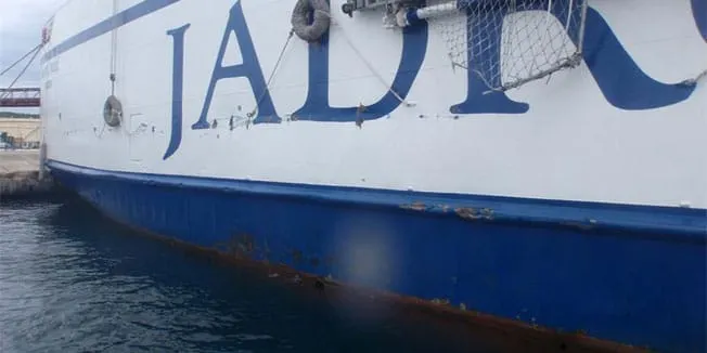 Usred snažnog nevremena sudarila se dva trajekta Jadrolinije