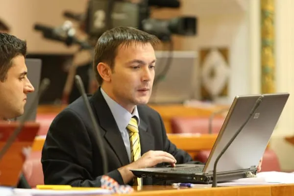 Ministru Bauku nije sporno što bivši dožupan Zrilić nije dolazio na posao