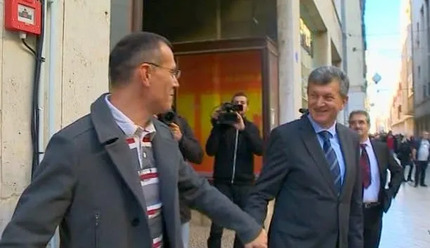 Kujundžić se rukovao s Livakovićem pa se pravio da ga ne pozna