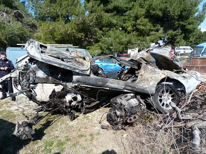 U zapaljenom Jaguaru pronađena karbonizirana osoba