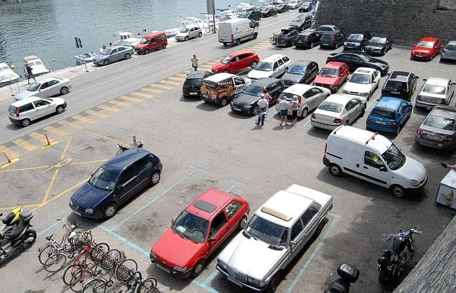 Obale i lučice još 6 mjeseci NE SMIJU naplaćivati parking na Obali kralja Tomislava