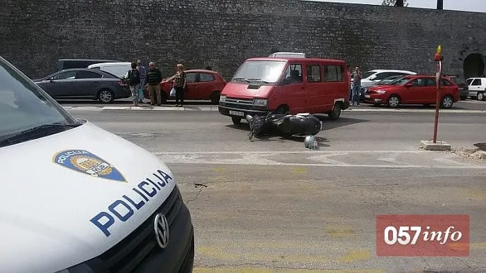 U prometnoj kod mosta ozlijeđen vozač motocikla