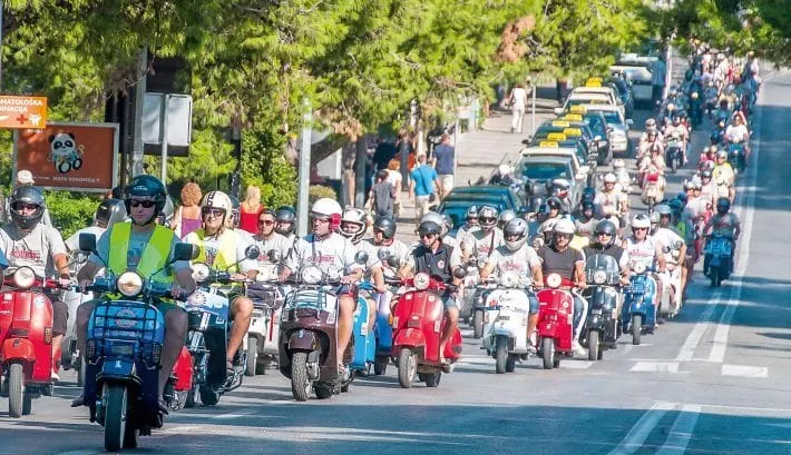 U subotu – povorka 5 tisuća vespi od Biograda do Zadra