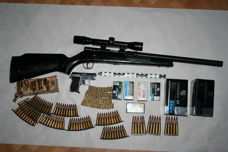 Policiji predao pušku, dva pištolja i 300 komada streljiva
