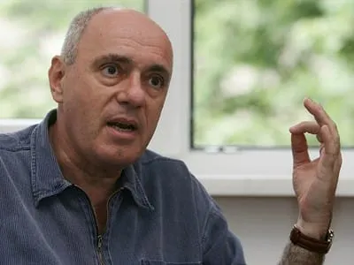 PUHOVSKI: Pravno, Kalmeta ne mora odstupiti, moralno – apsolutno!