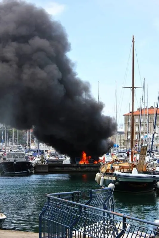 Gorio brod, policija još nije utvrdila uzrok