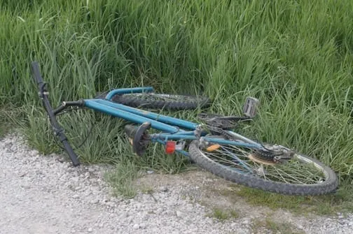 Djevojčica pala s bicikle – bori se za život