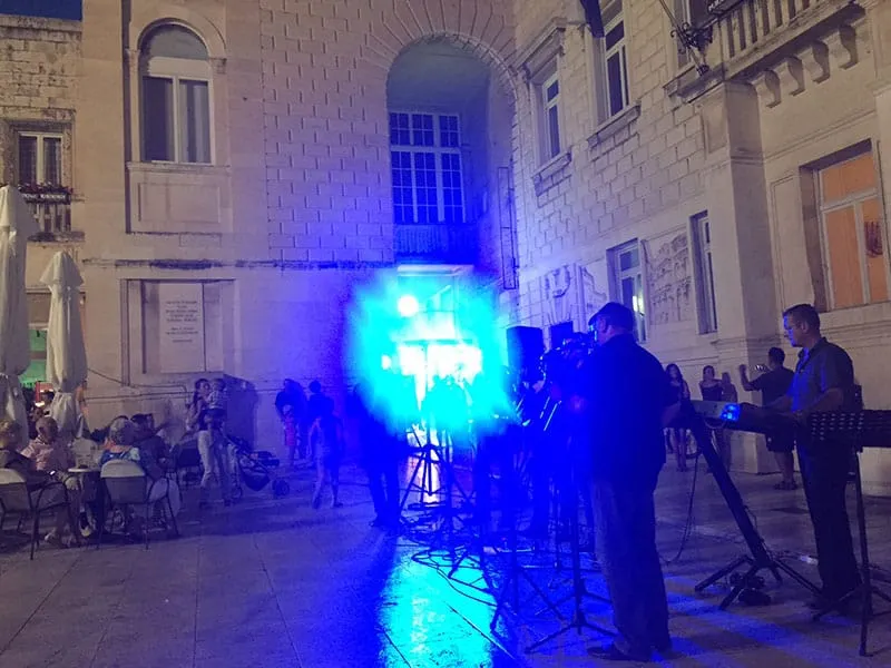 Klapa Puntamika oduševila sve prisutne na Narodnom trgu