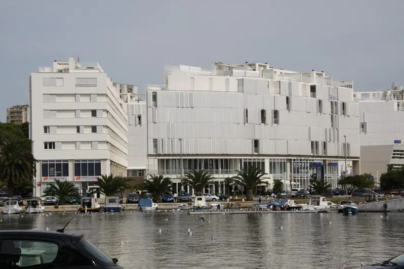 Grof i majka nogometaša Tomasova kupili stanove na dražbi