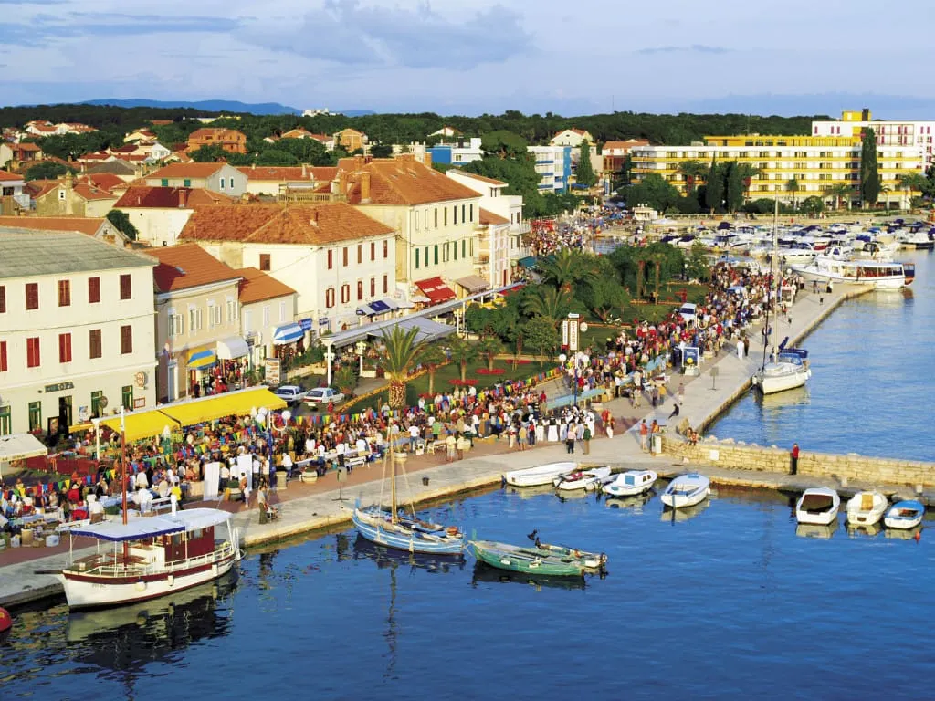 Biograd postavlja kamere za otkrivanje agencija i iznajmljivača na crno
