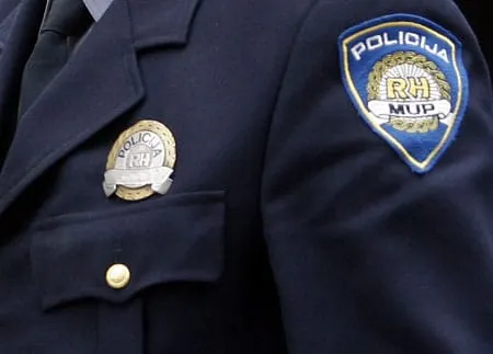 Lažni policajci “provjeravaju” lažne novčanice pa ih prisvoje