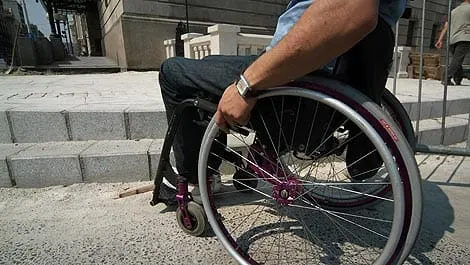 FLOSKULE ILI STVARNOST? Grad obećao otkloniti sve prepreke za nesmetano kretanje invalida