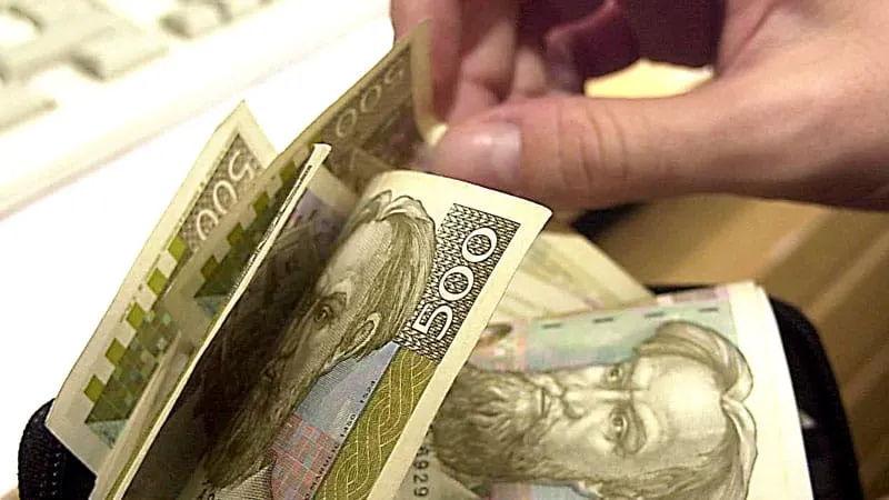 Zamolio da mu razmijeni novac pa opelješio blagajnu