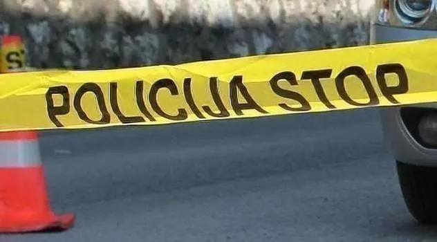 Oborio pješakinju koja je stajala uz kolnik i pobjegao