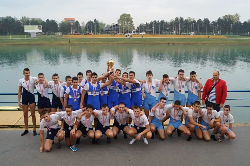 Veslači Jadrana osvojili 10 medalja