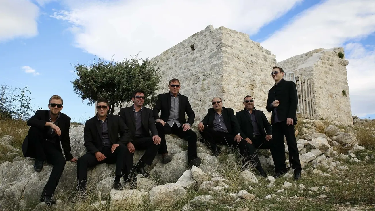 Klapa Puntamika najavila novi album i singl “Još me bura Velebitom nosi”