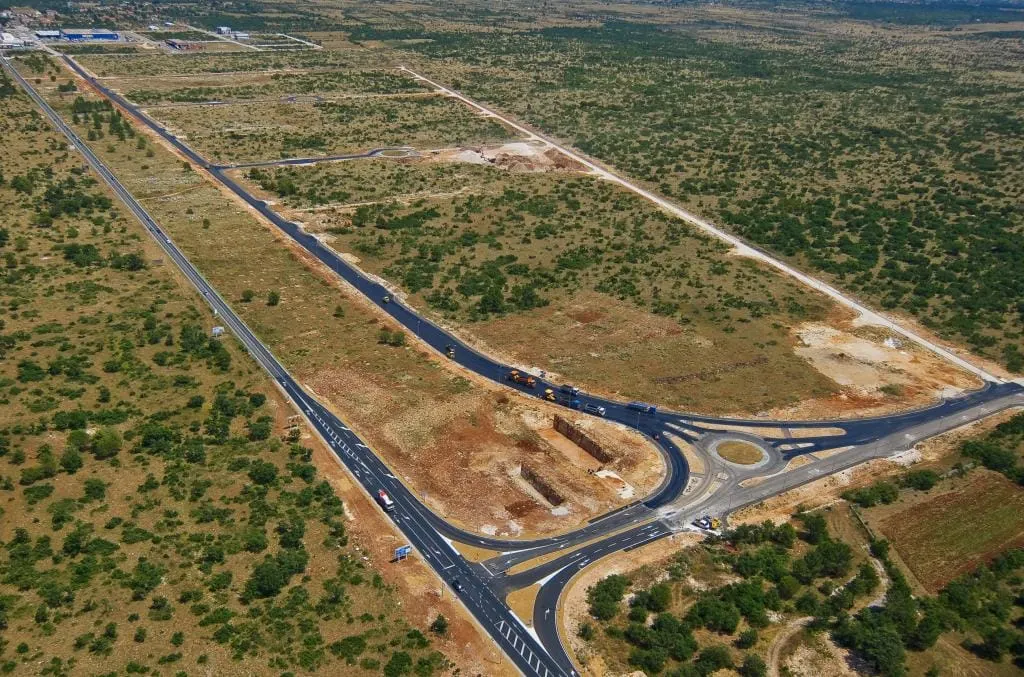 PODBAČAJ POSLOVNIH ZONA Od 169 stambeno poslovnih parcela iskorištena tek jedna