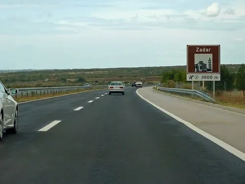 Zaustavili promet na autocesti i napali Torcidaše iz Zadra i Paga!