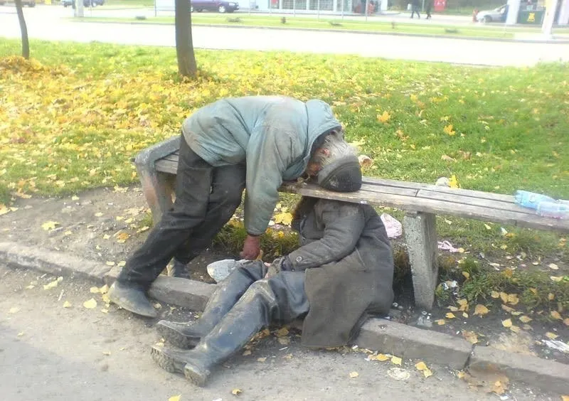 PIJANA EKIPA Policija prekinula veselo jutro ekipi sa zidića na Autobusnom kolodvoru!