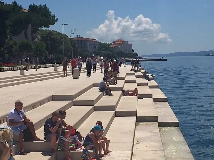 Morske orgulje usred sezone na popravku, turisti razočarani