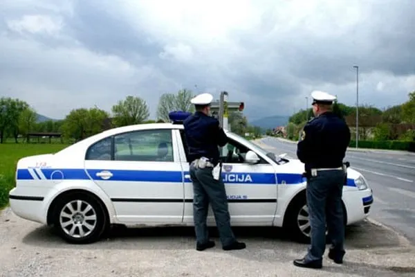 Policija ne može pronaći mladića koji je pucao u zgradu na Voštarnici