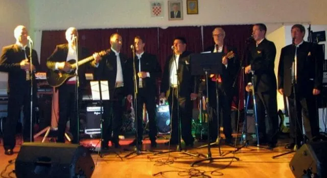 VELIKO SRCE ZADARSKIH GLAZBENIKA: Na koncertu u Sukošanu prikupljena sredstva za liječenje ratnog heroja
