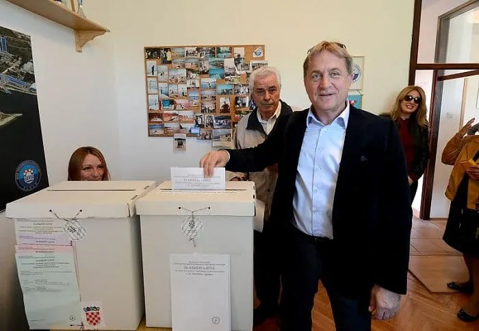 Plenković: “Nije izgledno da gospodin Kalmeta bude ponovno kandidat na izborima u svibnju 2017.”