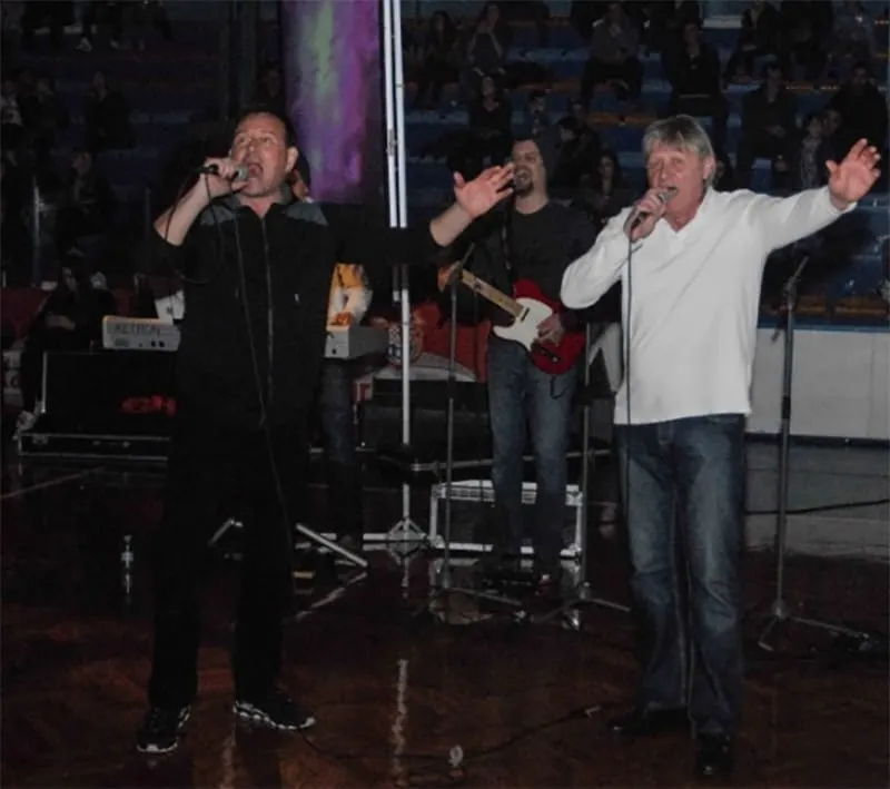 Pino i Denis jučer su po prvi put nastupili zajedno nakon 15 godina. Ovdje pročitajte kako su se braća pomirila uoči samog spektakla u Jazinama!