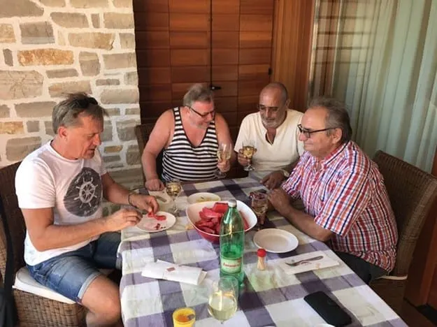 Sreli se Šeks, Glavaš, Kalmeta i Šale: Ovo nije početak vica, Glavaš je objavio sliku na Facebooku