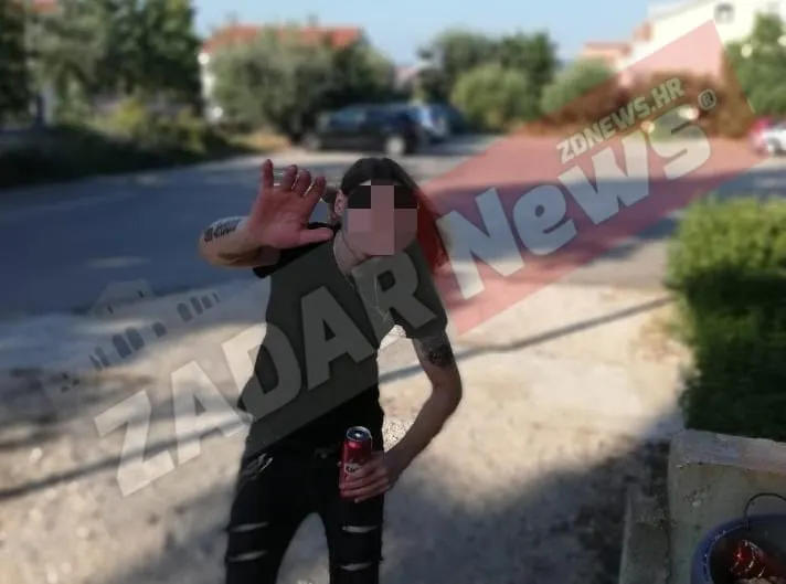 FOTOEKSKLUZIV: Ovo su sotonisti koji su fizički napali župnika usred crkve na Plovaniji