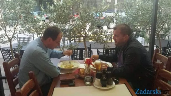 KOGA ŠTITI KARLOVIĆ? Višnjik nam je, postupajući protuzakonito odbio dati dokumente o davanju svog kafića u koncesiju