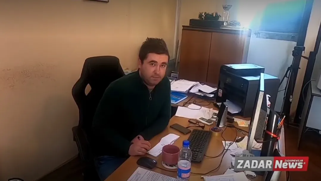 VIDEO – Nesposobni direktor Marin Kokić koji je ugurao NK Zadar u stečaj sada je tajnik u novom klubu, nije nam dao na uvid ugovor za Gojunov skupocjeni Mercedes