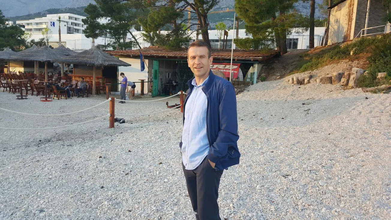 Marasović opravdava stranačkog šefa Zubčića koji nije htio komentirati aferu “janjetina, svinjetina”: “Jure se bavi važnijim stvarima”