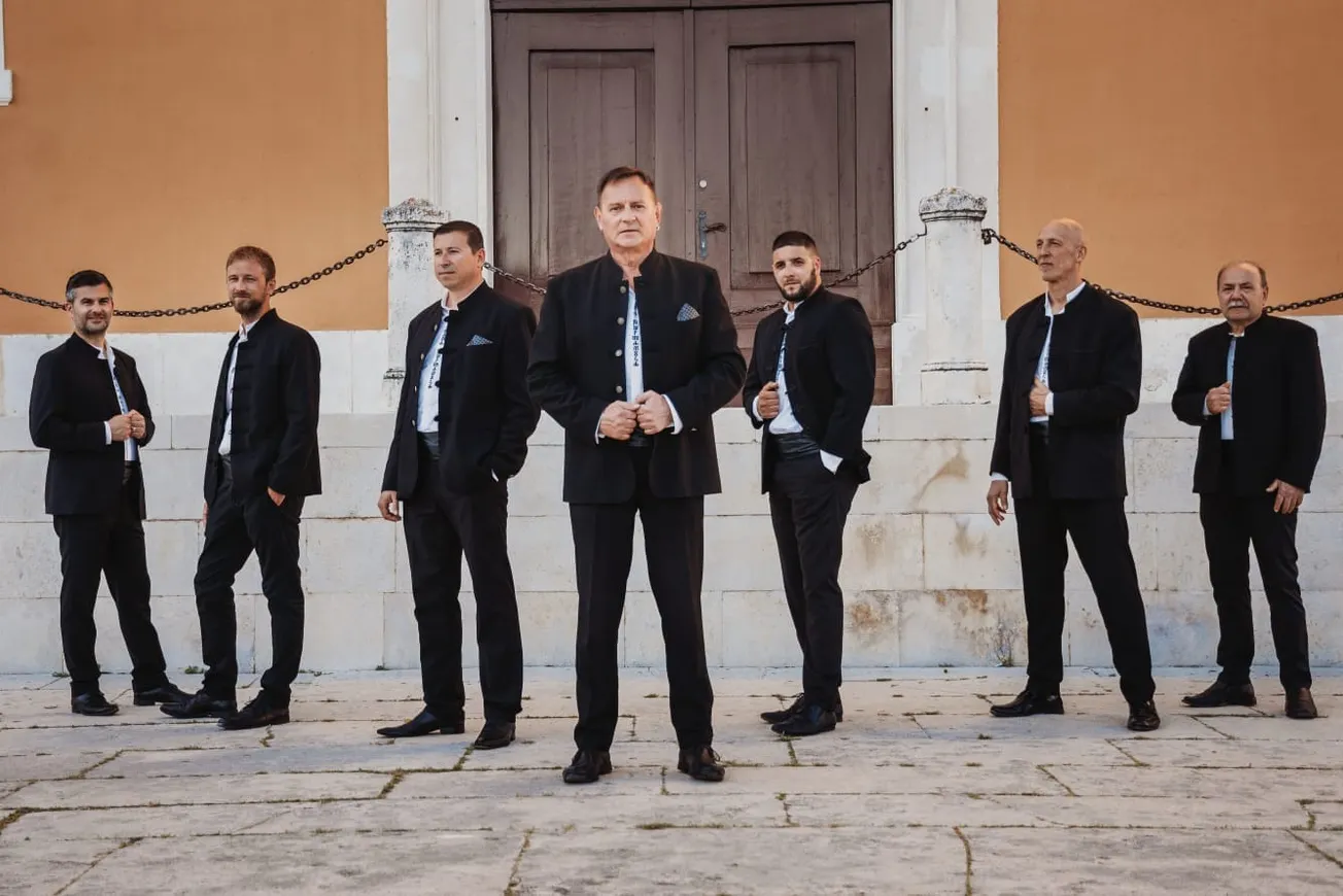 VIDEO – Klapa Puntamika predstavila novu pjesmu – Škuribanda